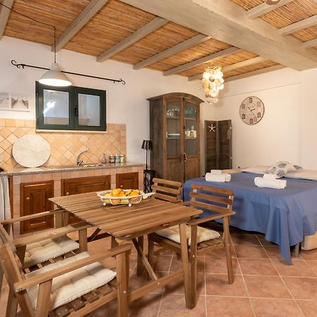 Raffinata Taverna Con Camino Cala Liberotto Exterior photo